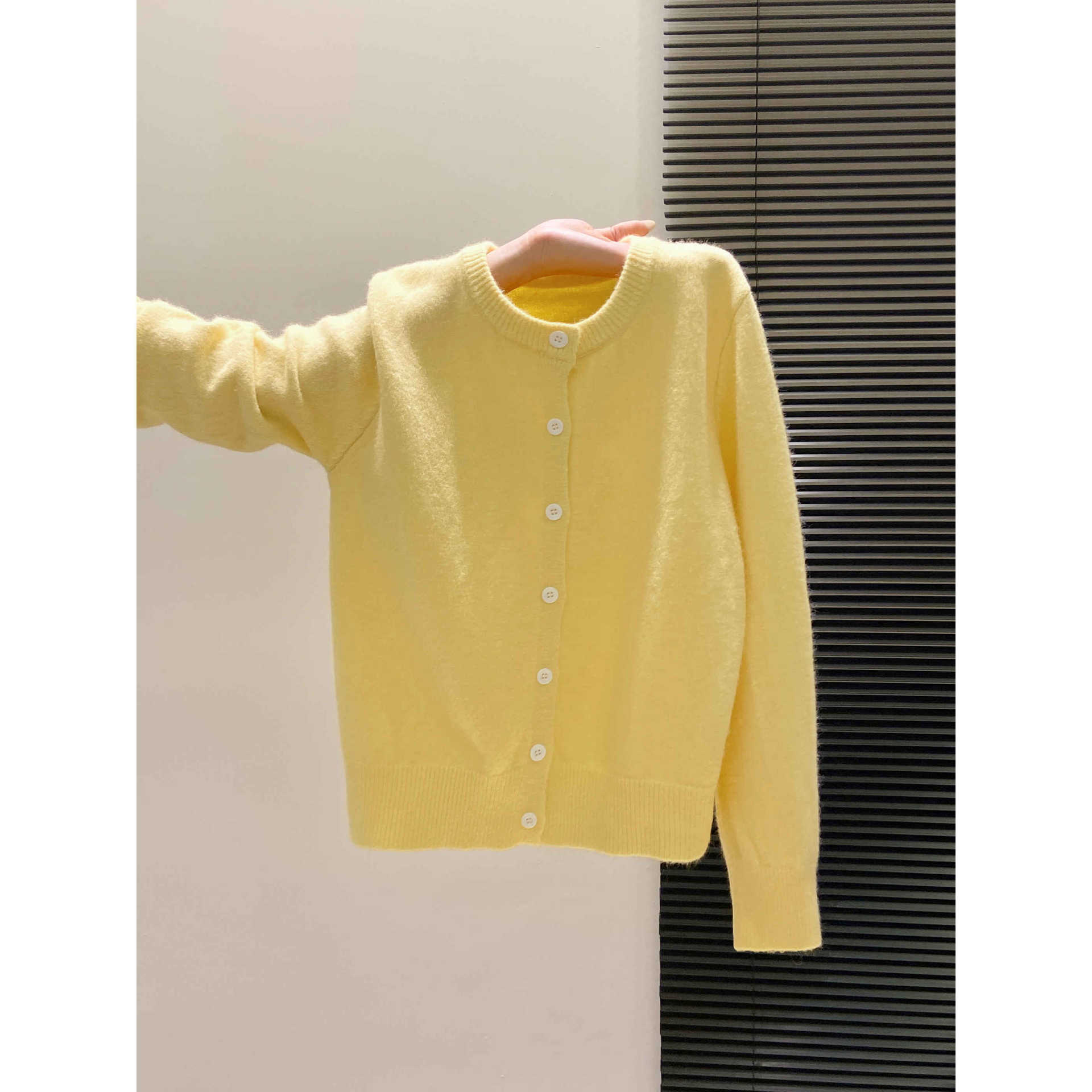 Jednokolorowy damski kardigan  – Winter Clothing Colors recenzja i cena